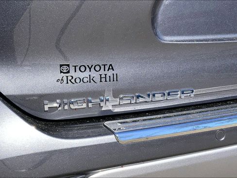 Used 2024 Toyota Highlander Platinum image 33