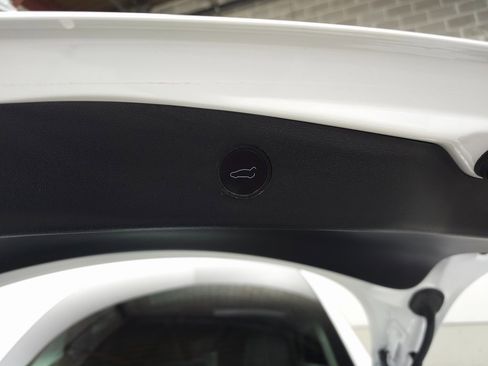 Used 2023 Tesla Model 3 Standard Range image 10