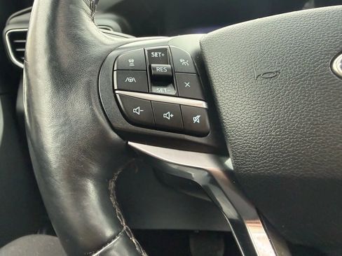 Used 2020 Ford Explorer Platinum w/ Premium Technology Package image 32