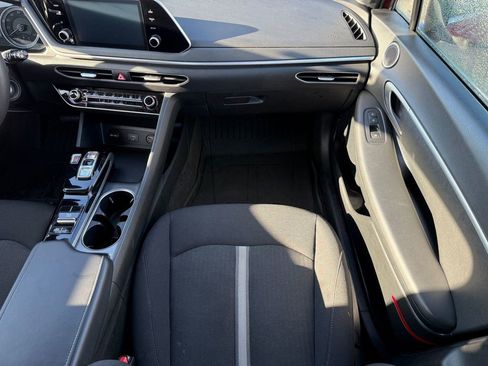 Used 2023 Hyundai Sonata SE w/ Preferred Accessory Package image 18
