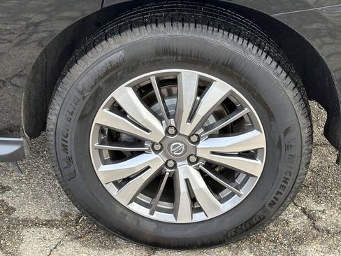 Used 2019 Nissan Pathfinder SL image 7