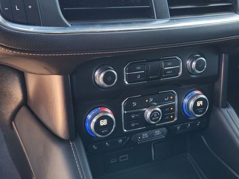 Used 2023 GMC Yukon AT4 w/ Technology Package image 22