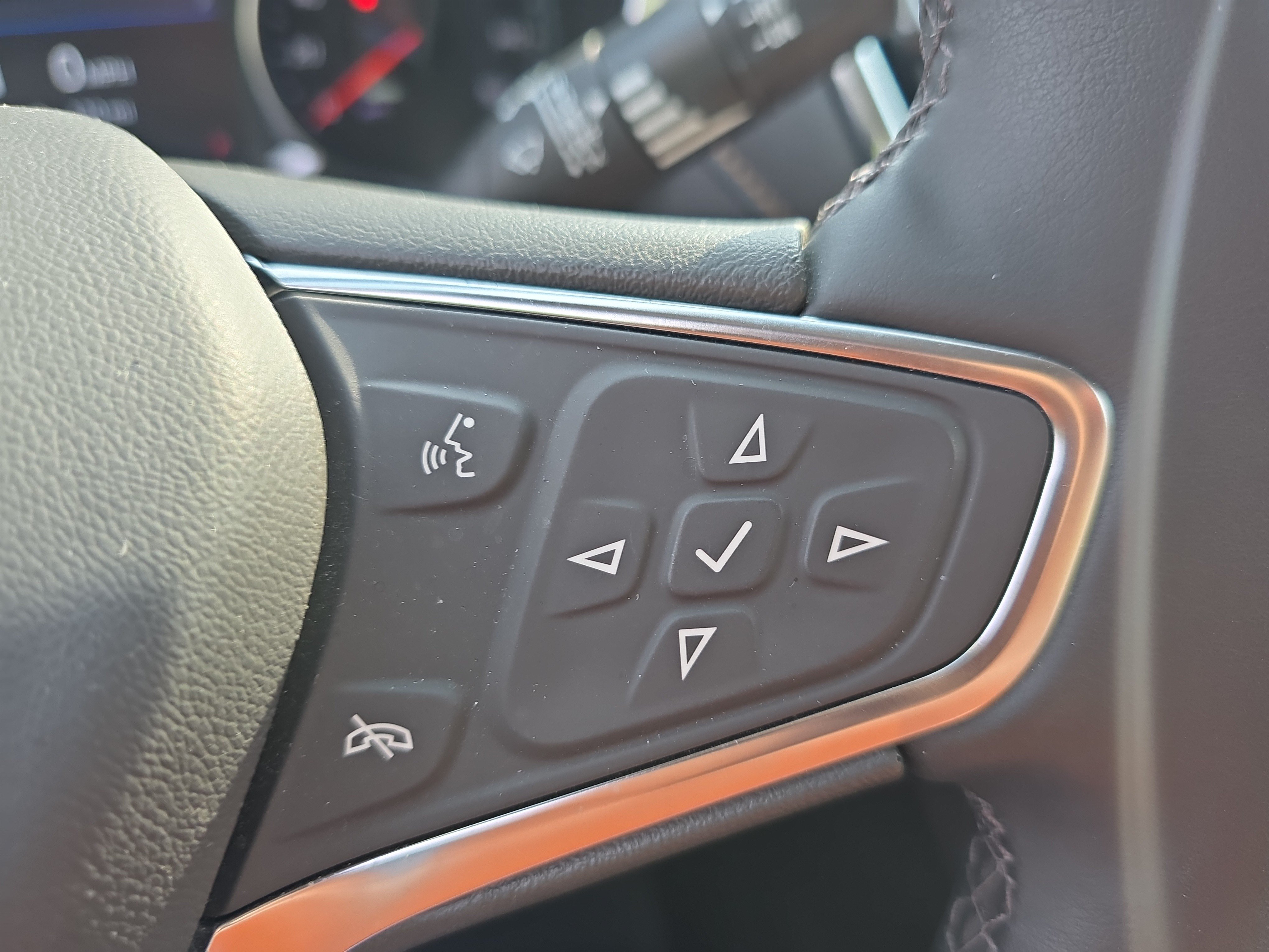 Used 2024 Chevrolet Equinox Premier AWD/4WD image 28