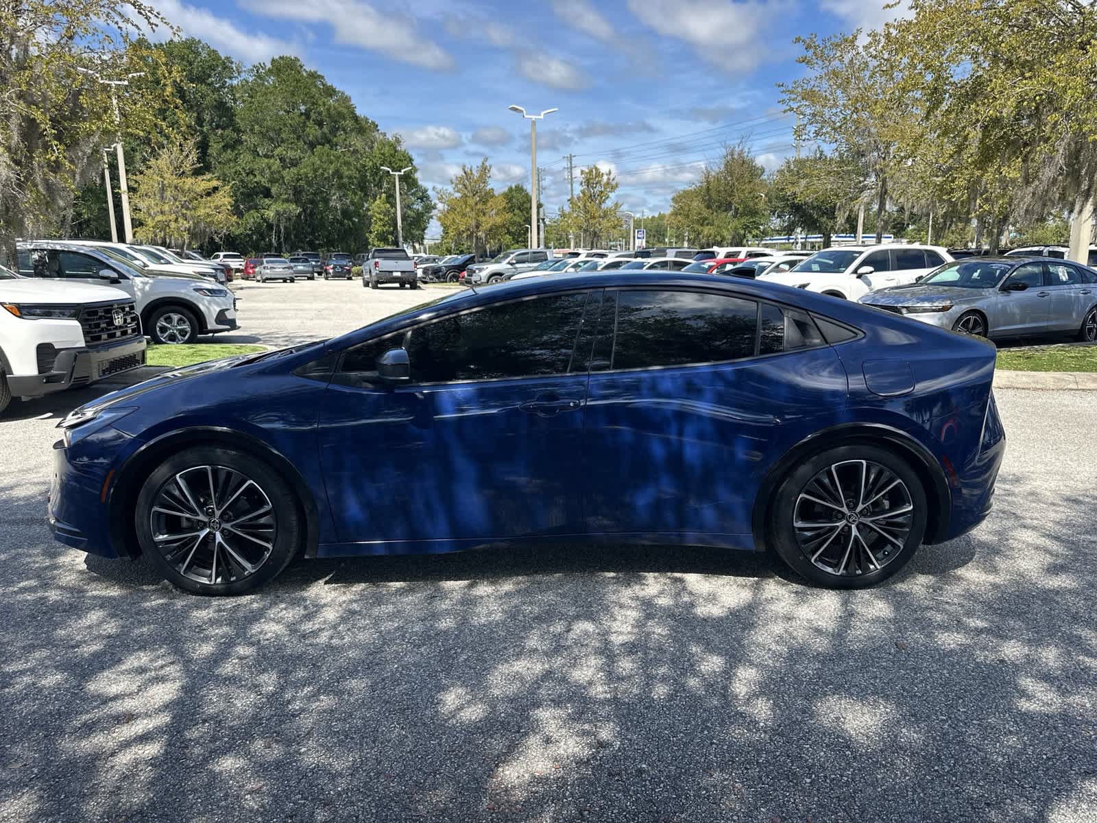 Used 2023 Toyota Prius Limited FWD image 3