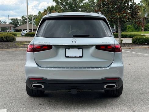 Used 2025 Mercedes-Benz GLS 450 4MATIC image 4