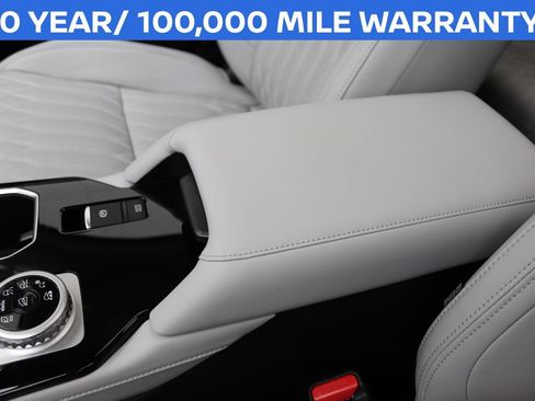 Used 2025 Mitsubishi Outlander AWD image 47