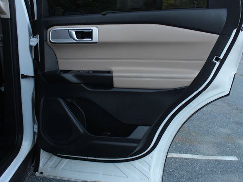 Used 2020 Ford Explorer Limited image 17