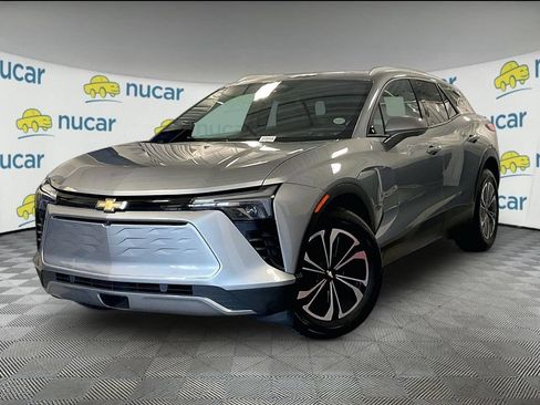 Used 2024 Chevrolet Blazer EV LT AWD/4WD image 3
