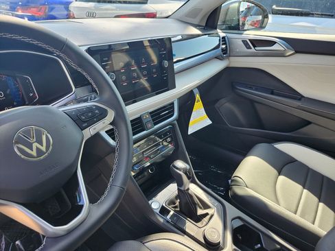 New 2025 Volkswagen Taos SEL image 7