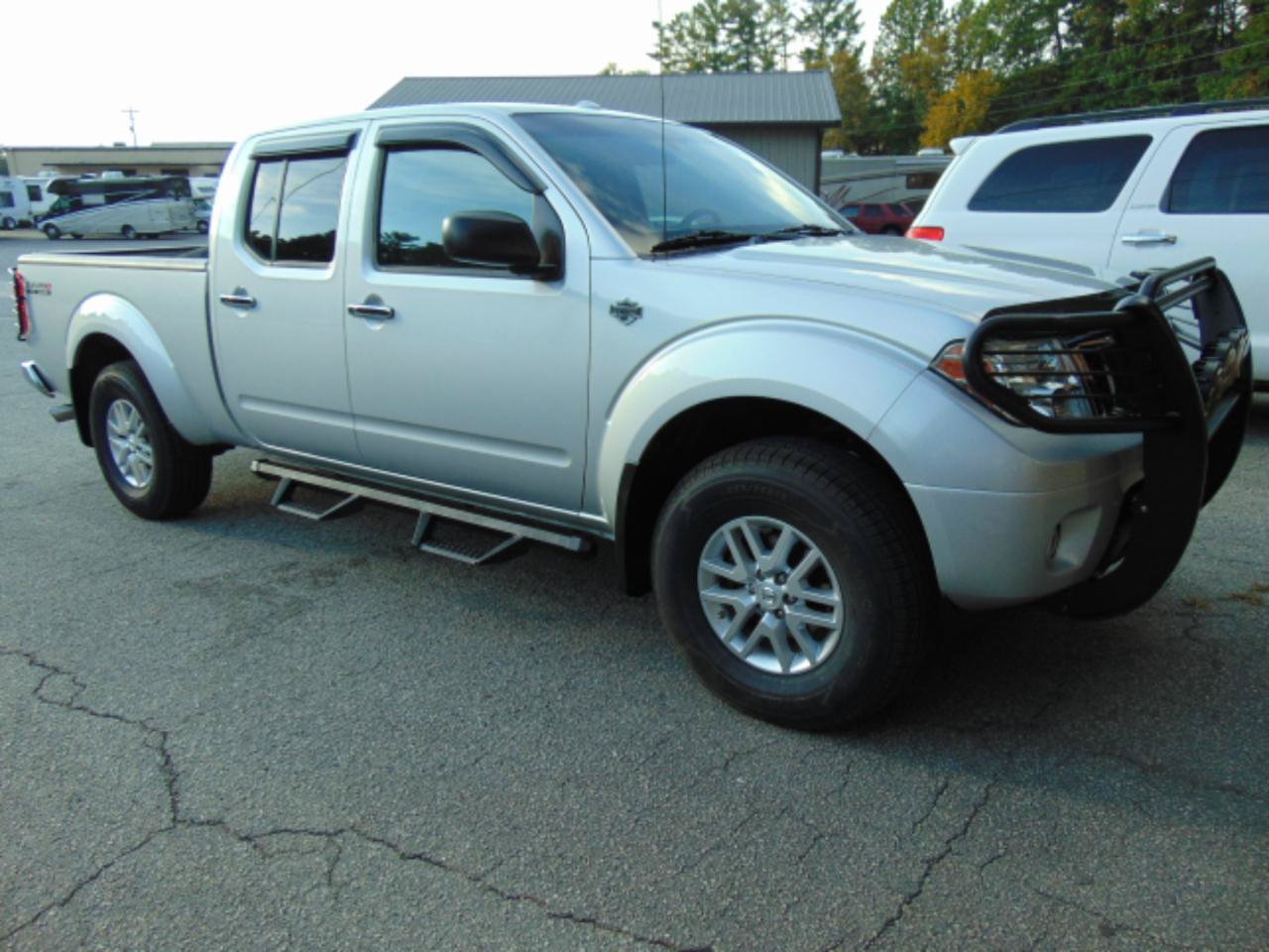 Used 2016 Nissan Frontier SV AWD/4WD image 18