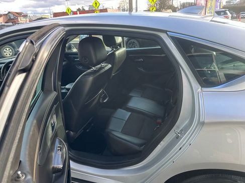 Used 2017 Chevrolet Impala LT image 10