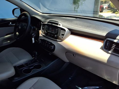Used 2016 Kia Sorento LX FWD image 21