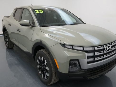 New 2025 Hyundai Santa Cruz SE image 1