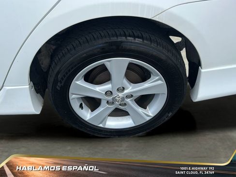 Used 2013 Toyota Corolla LE image 11