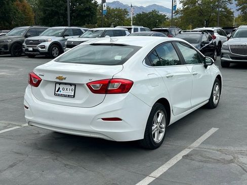Used 2018 Chevrolet Cruze LT image 3