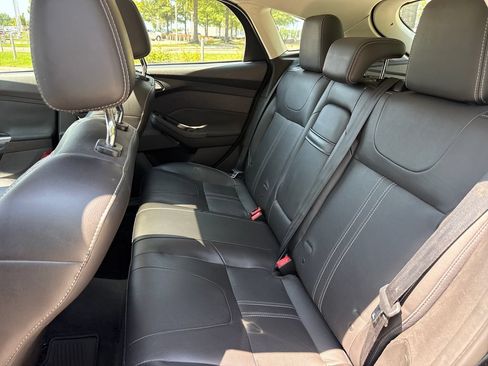 Used 2012 Ford Focus Titanium FWD image 31