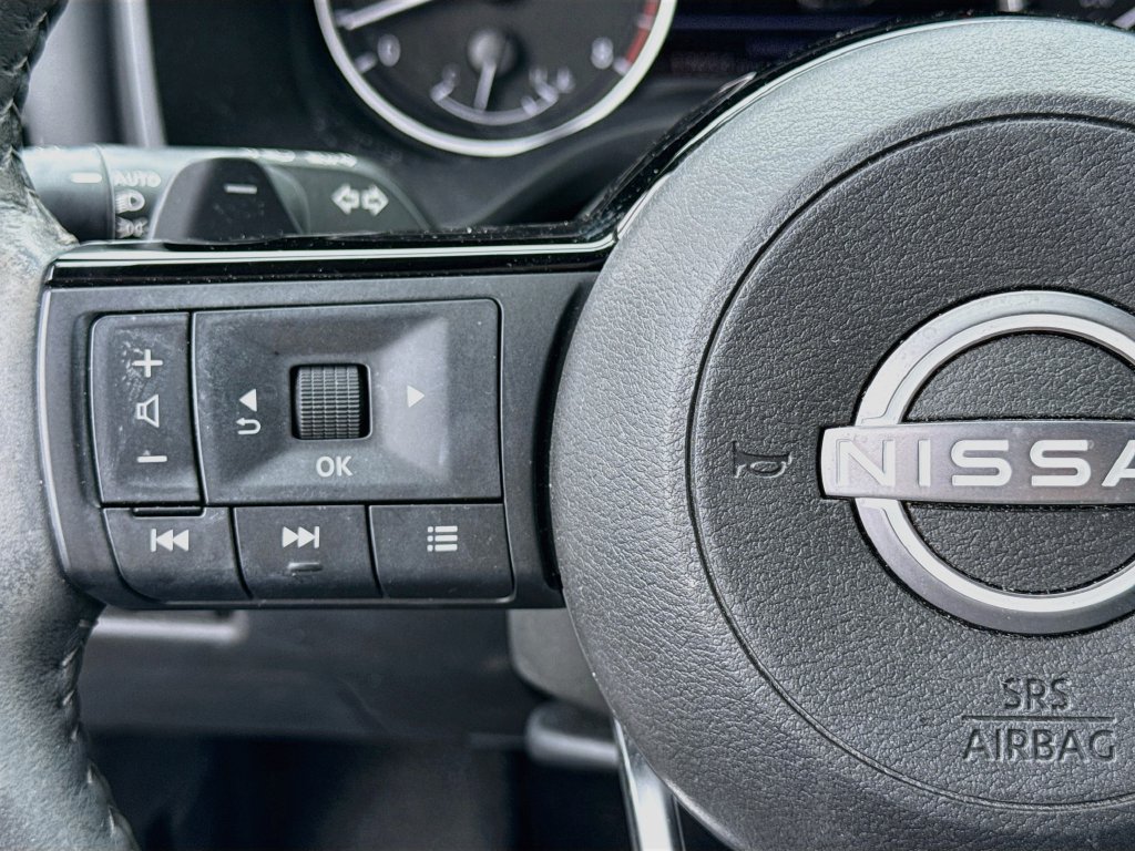 Used 2023 Nissan Rogue SL w/ SL Premium Package FWD image 18