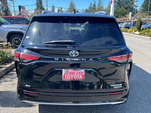 Certified 2024 Toyota Sienna Platinum AWD/4WD image 7
