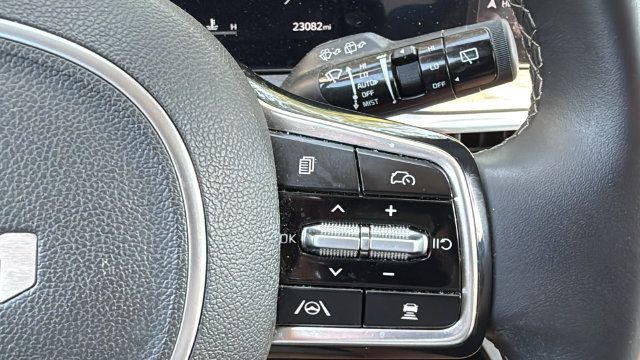 Used 2025 Kia Sorento SX FWD image 23