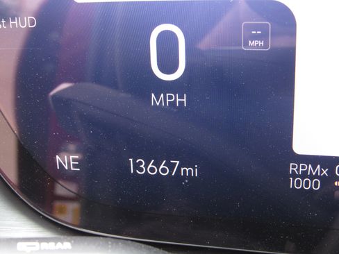 Used 2024 Buick Envision Avenir AWD/4WD image 27