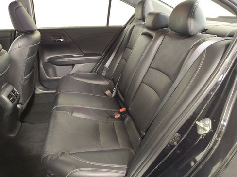 Used 2017 Honda Accord EX-L image 18