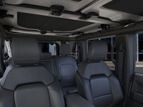 Used 2025 Ford Bronco Badlands image 23