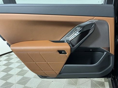 Used 2024 BMW 760i xDrive w/ Executive Package image 20