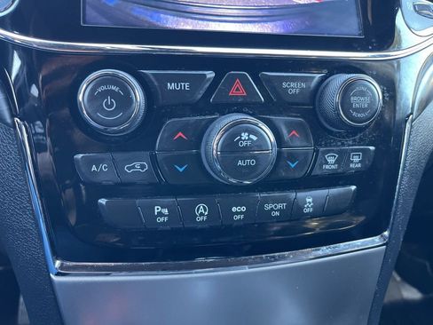 Used 2020 Jeep Grand Cherokee Altitude image 12