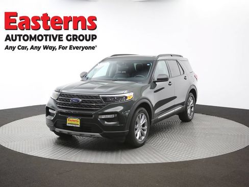 Used 2022 Ford Explorer XLT w/ Equipment Group 202A AWD/4WD image 58