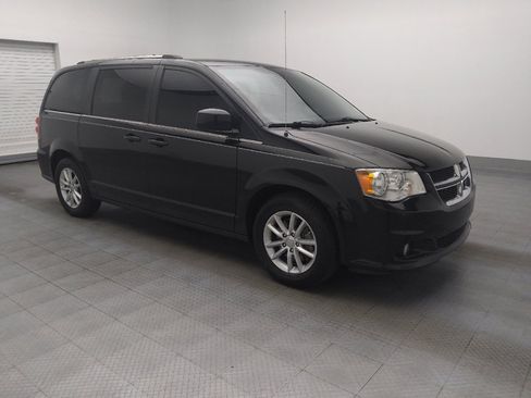 Used 2019 Dodge Grand Caravan SXT image 11
