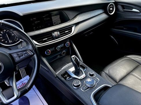 Used 2022 Alfa Romeo Stelvio Sprint image 41