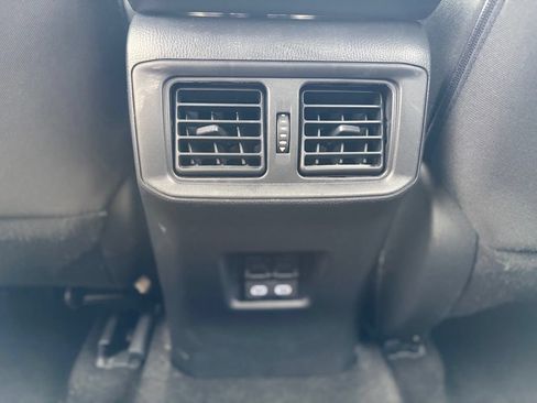 Used 2025 Toyota RAV4 XLE AWD/4WD image 13
