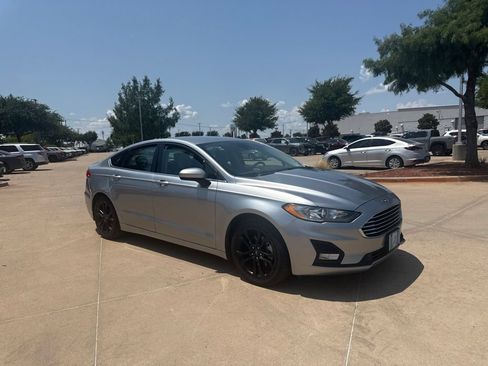 Used 2020 Ford Fusion SE w/ Equipment Group 151A FWD image 7