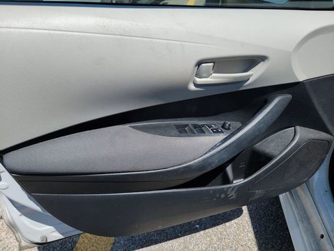 Used 2022 Toyota Corolla LE FWD image 10