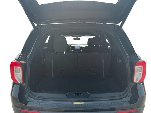 Used 2020 Ford Explorer XLT w/ Comfort Package RWD image 24