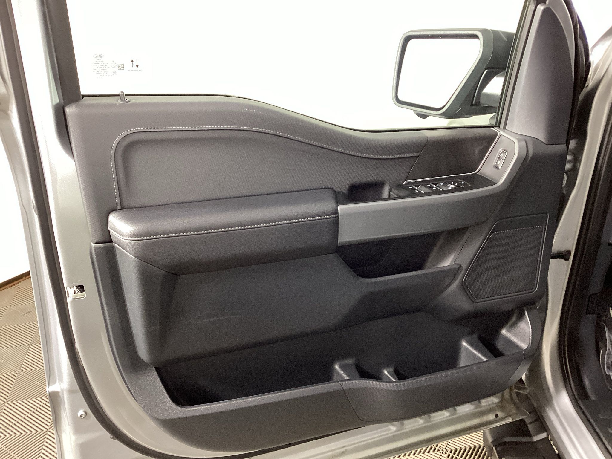Used 2025 Ford F150 XLT w/ Equipment Group 302A MID AWD/4WD image 17