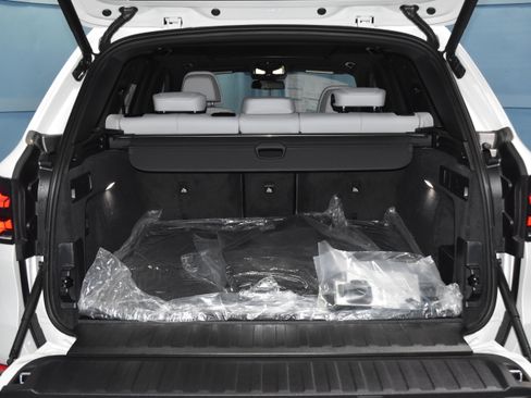 New 2026 BMW X5 xDrive40i w/ Executive Package image 28