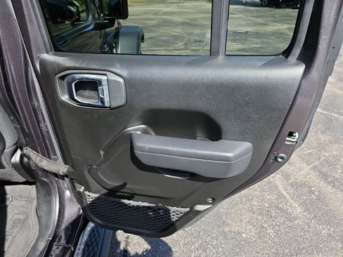 Used 2022 Jeep Gladiator Mojave w/ Cold Weather Group AWD/4WD image 16