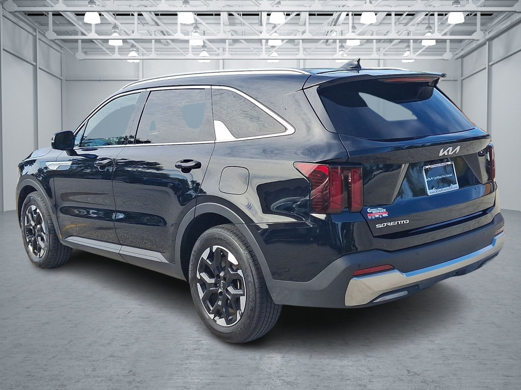 Used 2024 Kia Sorento S FWD image 3