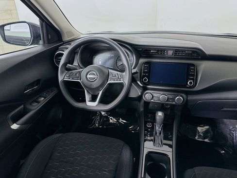 Used 2024 Nissan Kicks SV image 17