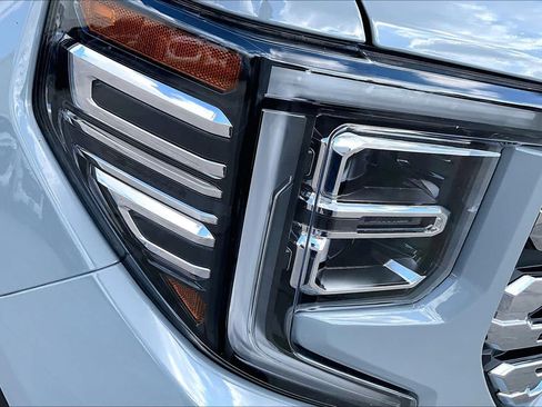 Used 2024 GMC Sierra 1500 Denali w/ Denali Reserve Package AWD/4WD image 28