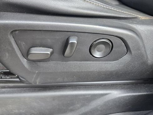 Used 2021 Chevrolet Tahoe Z71 w/ Rear Media and Nav Package image 21