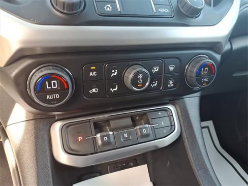 Used 2023 GMC Acadia SLT image 21