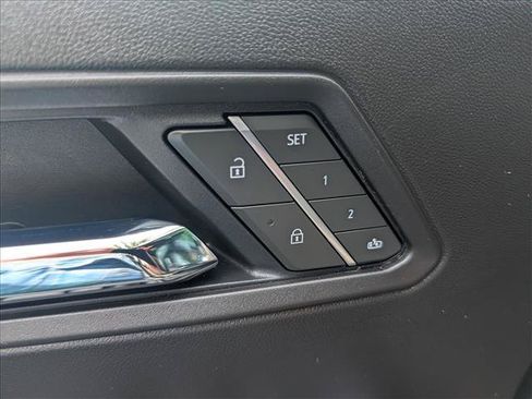 Used 2025 Chevrolet Colorado ZR2 w/ Technology Package AWD/4WD image 29