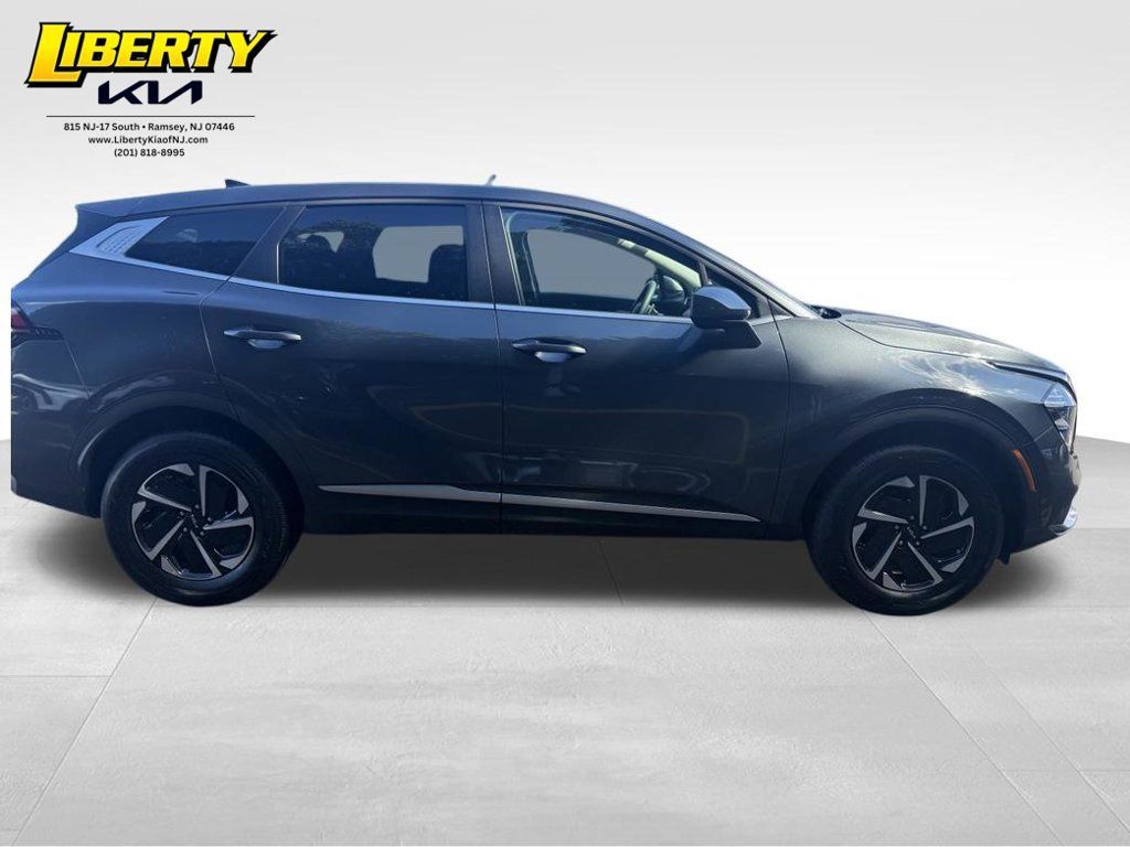 Used 2023 Kia Sportage LX AWD/4WD image 8