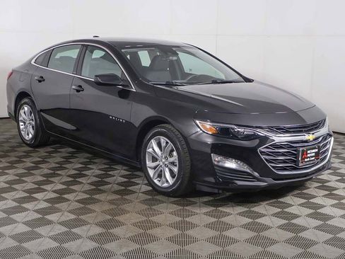Used 2023 Chevrolet Malibu LT FWD image 2