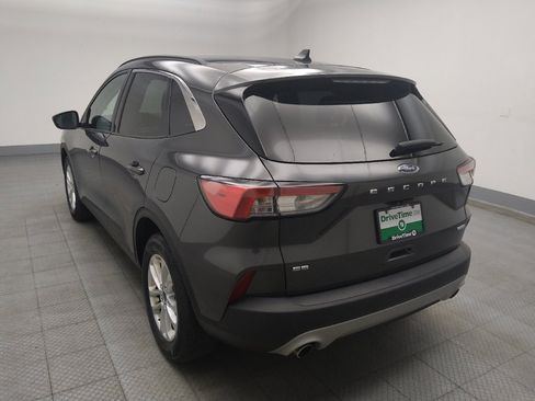 Used 2020 Ford Escape SE image 5