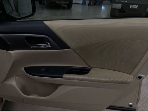 Used 2015 Honda Accord LX image 26