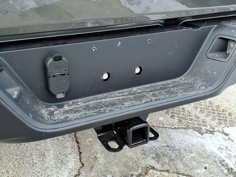New 2026 Jeep Gladiator Mojave w/ Technology Group AWD/4WD image 6
