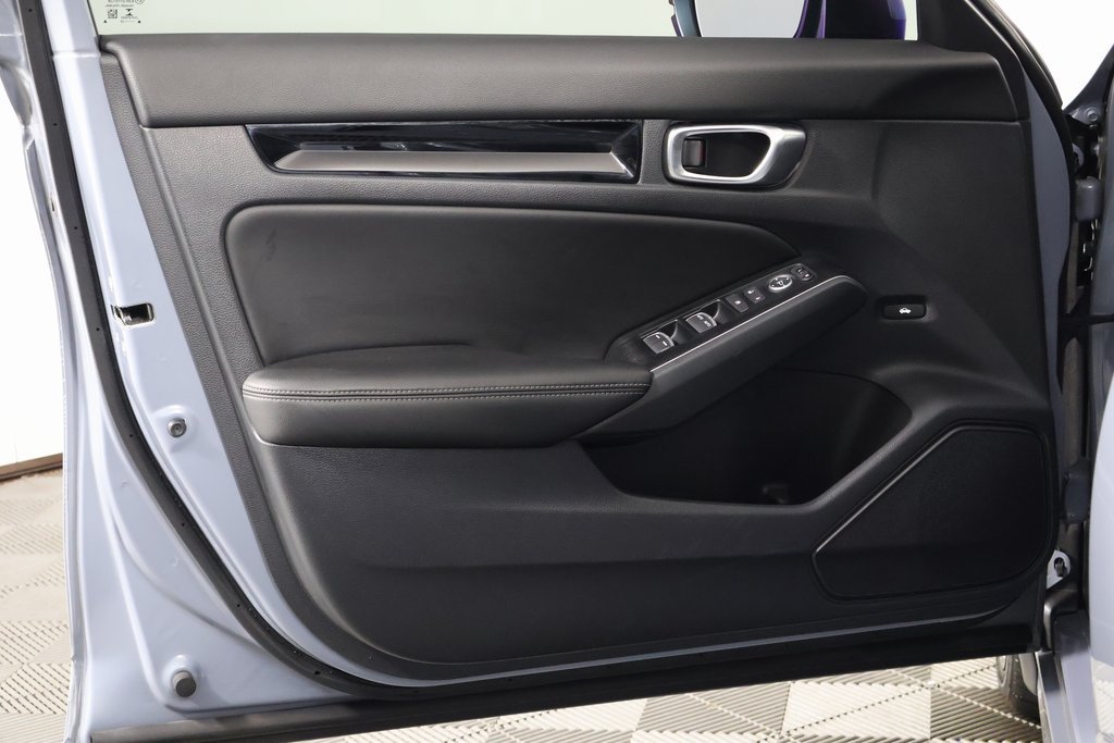 Used 2022 Honda Civic Touring image 12